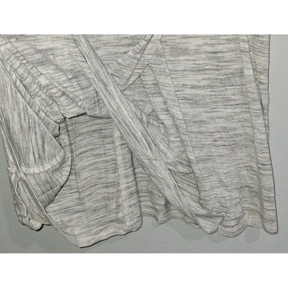 Motherhood Maternity Nursing Grey & White Tulip Style Short Sleeve Tshirt Size M - Picture 5 of 8